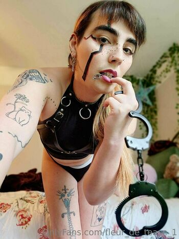 fleur_de_tease_1
