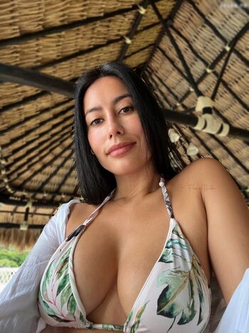 Florabella / Floracamgirl