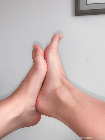 footgirlgonebad_