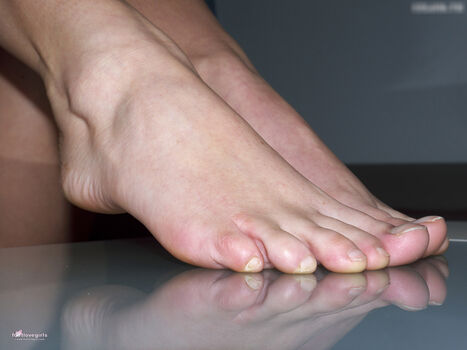 Footlovegirls