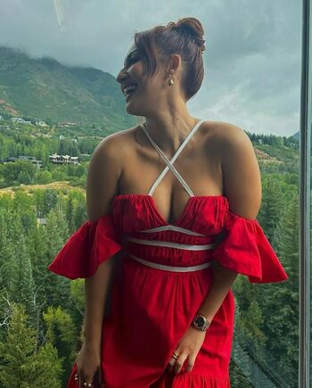 Francia Raisa