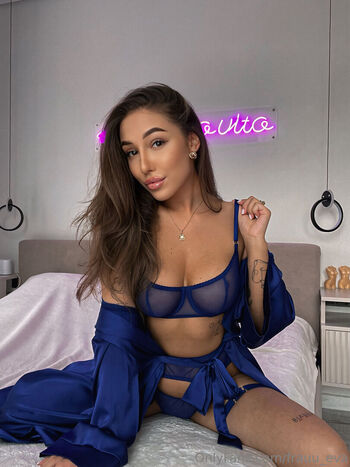 frauu_eva