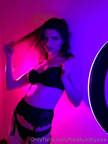 freakykittyxxx