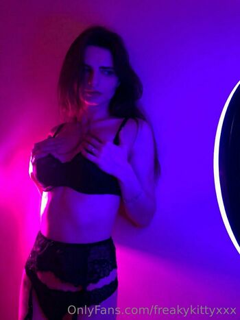 freakykittyxxx