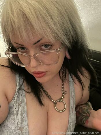 free_nsfw_peaches_