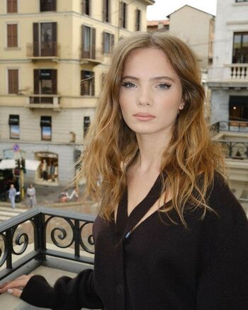 Freya Allan