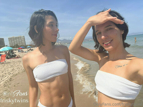 friskytwins