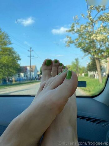 Froggeevip / Froggeefeetvip