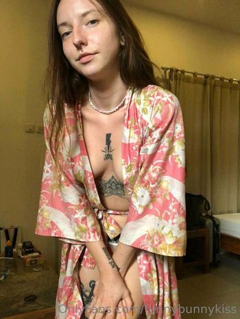 funnybunnykiss