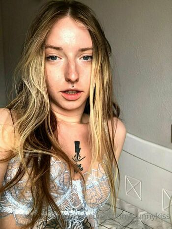 funnybunnykiss