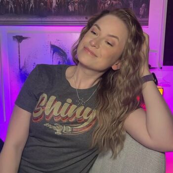 Funnylilgalreacts