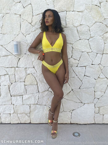 Gabby Dealmeida