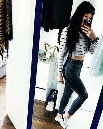gelliii93_