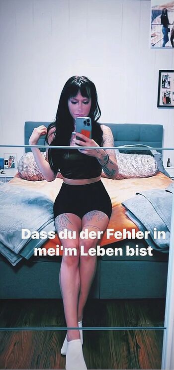 gelliii93_