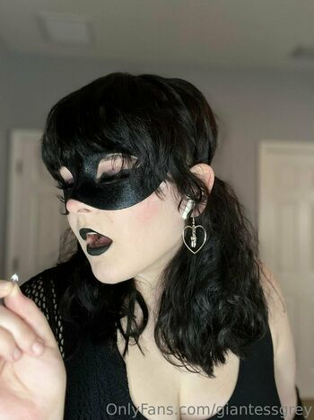 giantessgrey