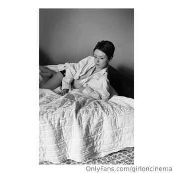 Girl On Cinema