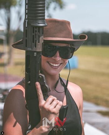 Girls With Guns