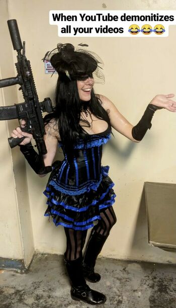Girls With Guns