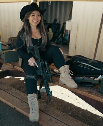 Girls With Guns