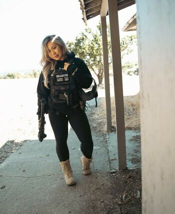 Girls With Guns