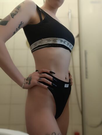 Girlwithfacetattoo aka Jacky aus Hartes Deutschland