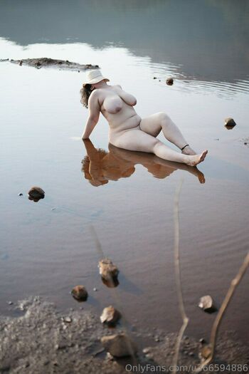 Girlwiththecurvycurves