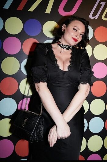 Gizzi Erskine
