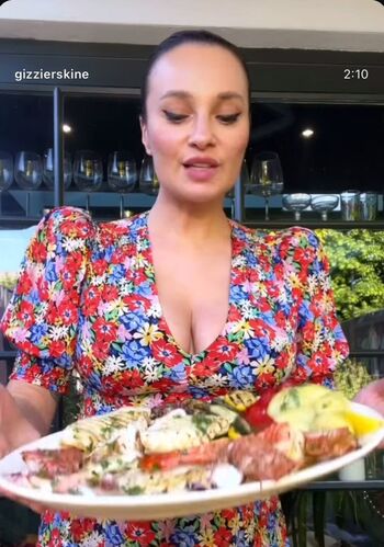 Gizzi Erskine