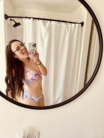 glassescutie24