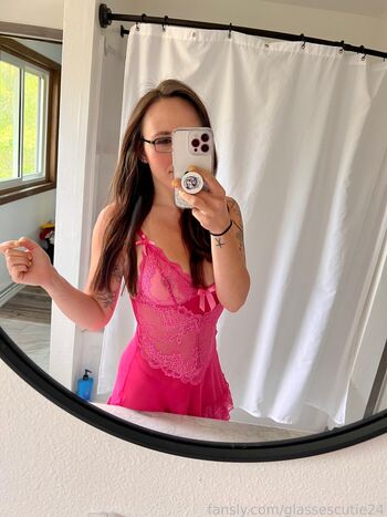glassescutie24