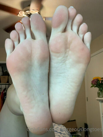 gorgeouslongtoes