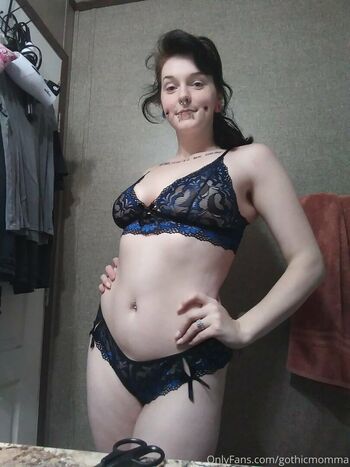 gothicmomma
