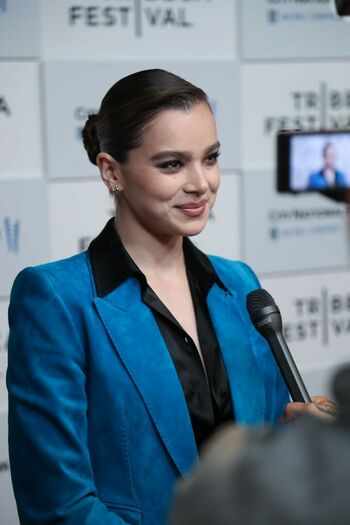 Hailee Steinfeld