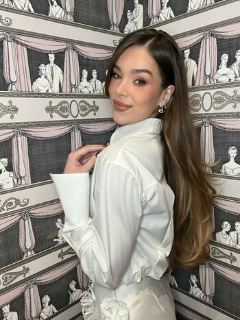 Hailee Steinfeld