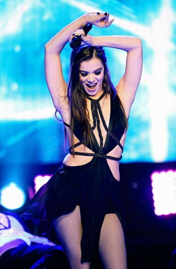 Hailee Steinfeld