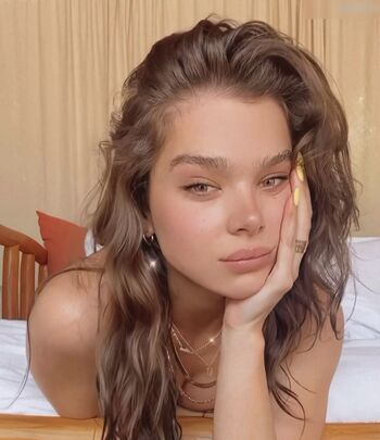 Hailee Steinfeld