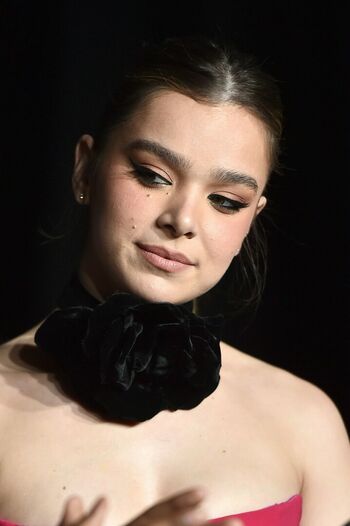 Hailee Steinfeld