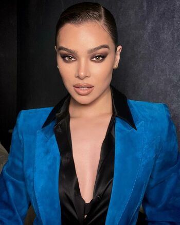 Hailee Steinfeld