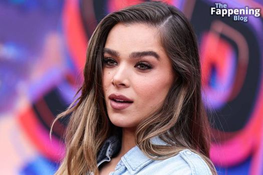 Hailee Steinfeld
