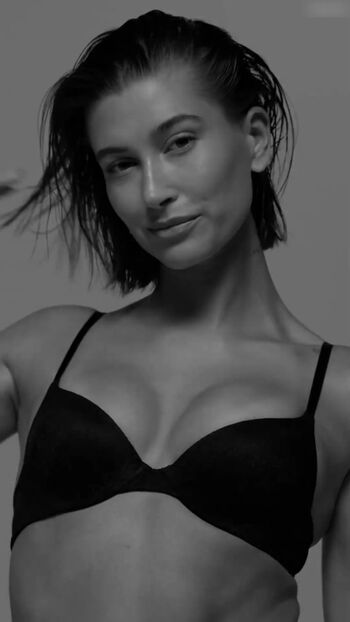 Hailey Bieber