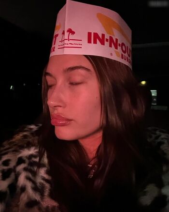 Hailey Bieber