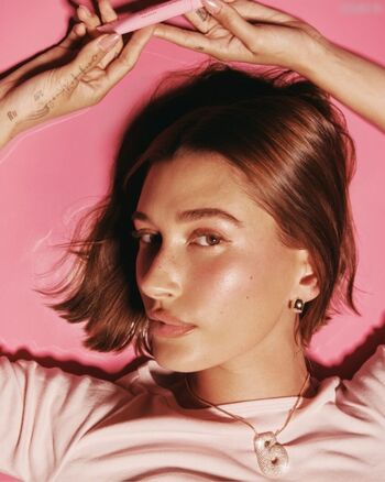 Hailey Bieber