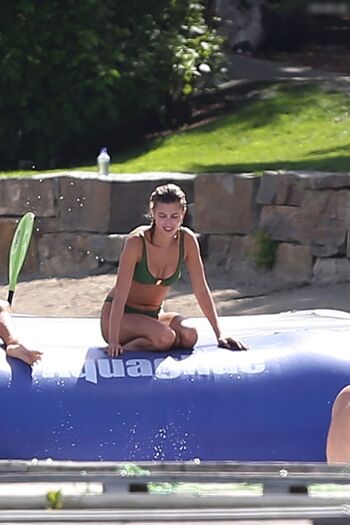 Hailey Bieber
