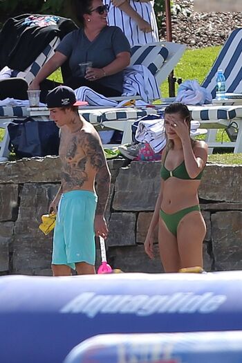 Hailey Bieber