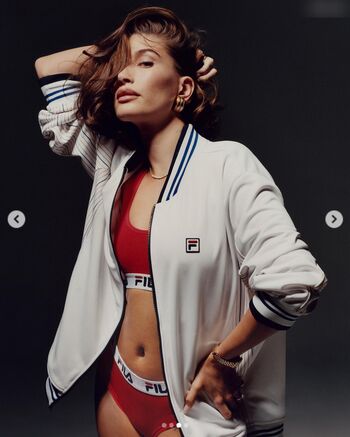Hailey Bieber