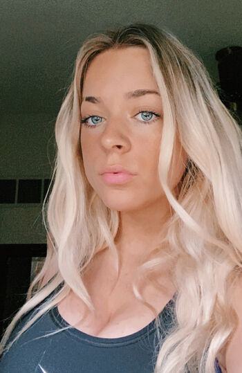 haleylarsonnn