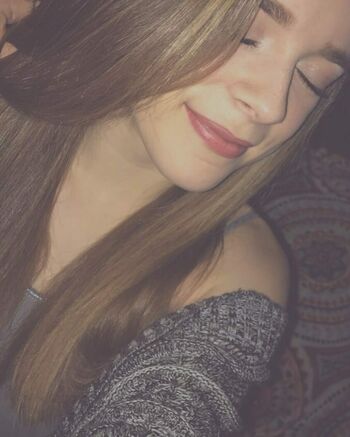 haleylarsonnn