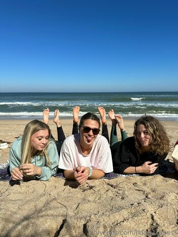 hang10toess