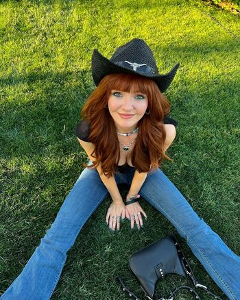 Hannah Rose May