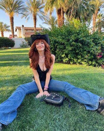 Hannah Rose May